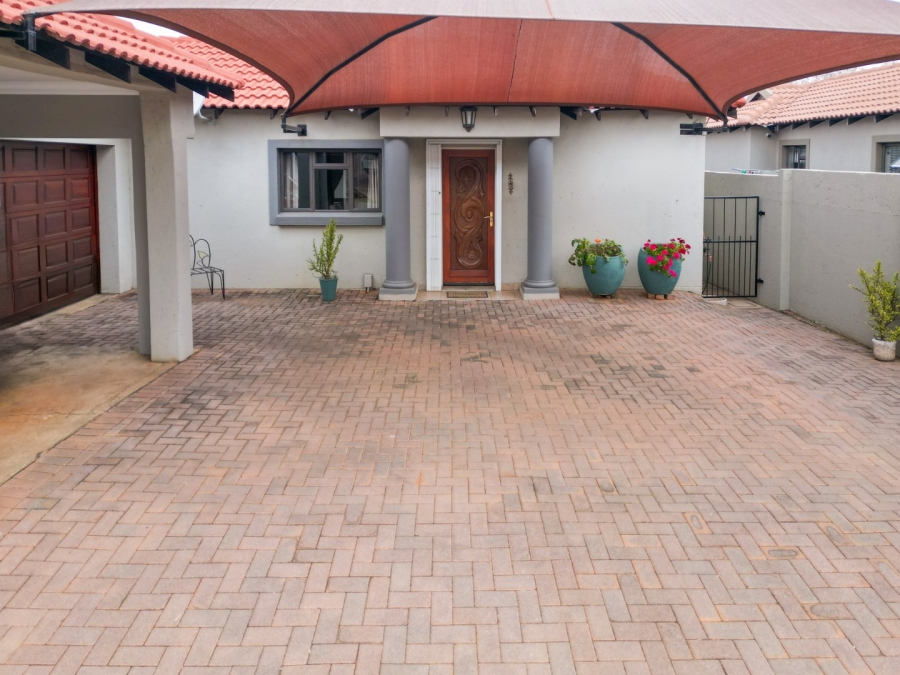 3 Bedroom Property for Sale in Melodie North West